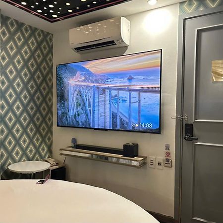 Cupid Hotel Хошимин Екстериор снимка