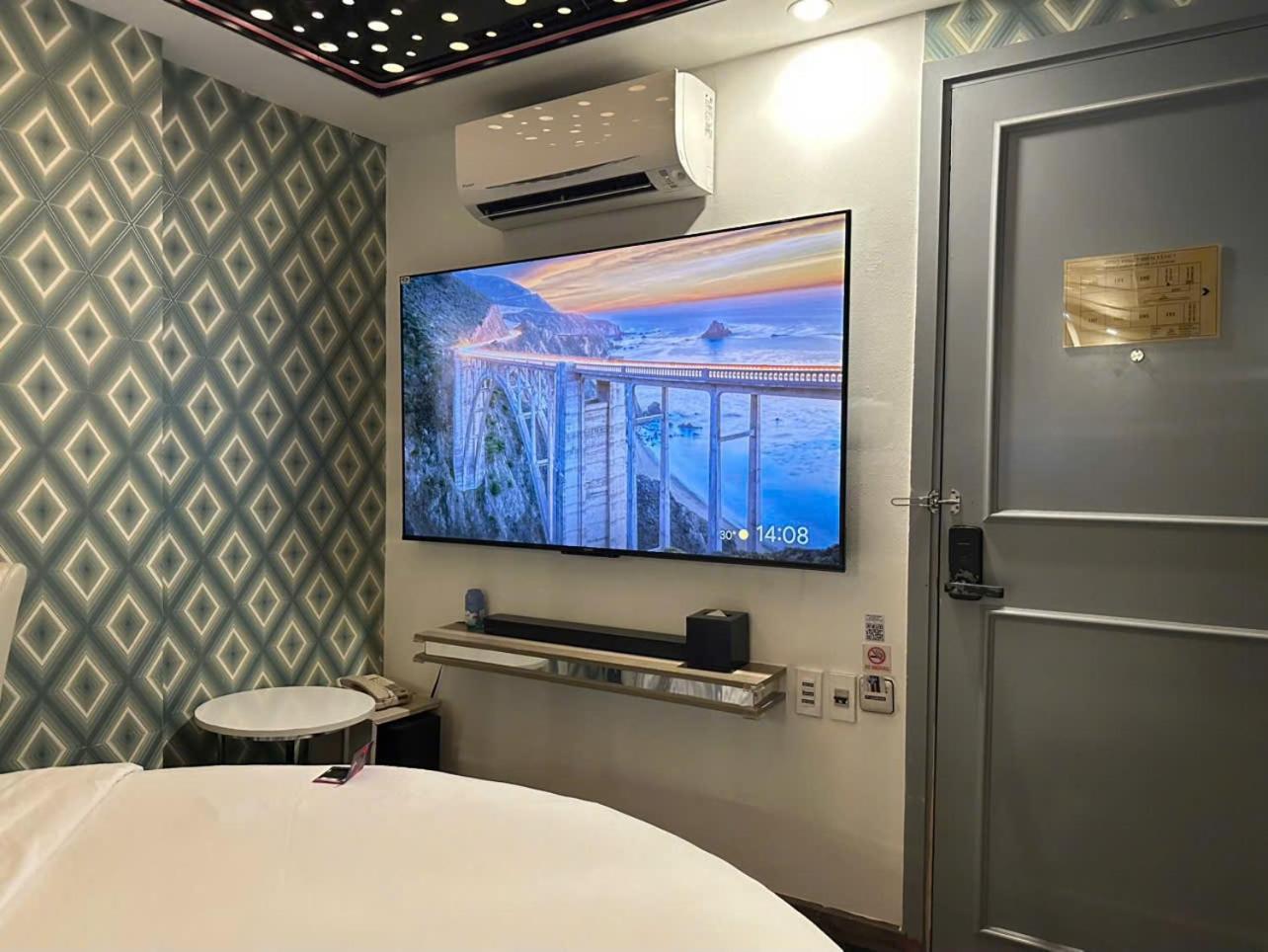 Cupid Hotel Хошимин Екстериор снимка